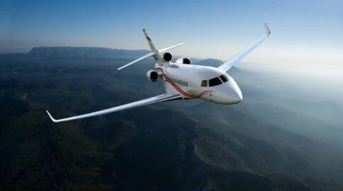 Jets privés électriques en vol, symboles de l’avenir de l’aviation durable